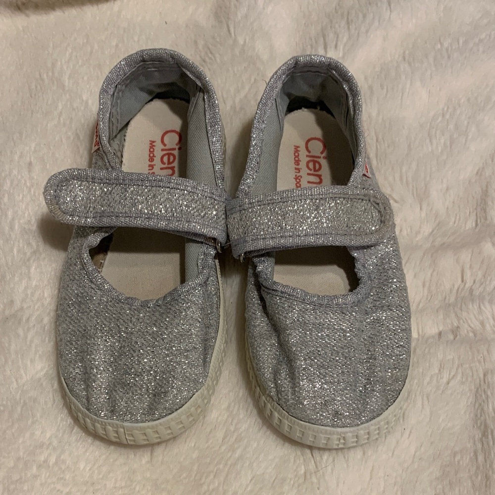 Cienta Kids' Shimmering Silver Dress Shoes